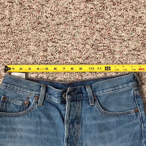 Vintage Levi Jean Short Cut Off - Picture 4 of 4